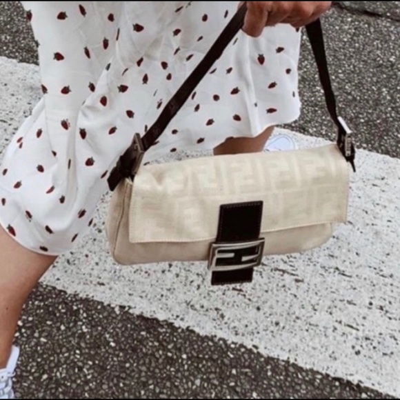 🛍SOLD🛍 Fendi Zucca Baguette - Picture 9 of 10
